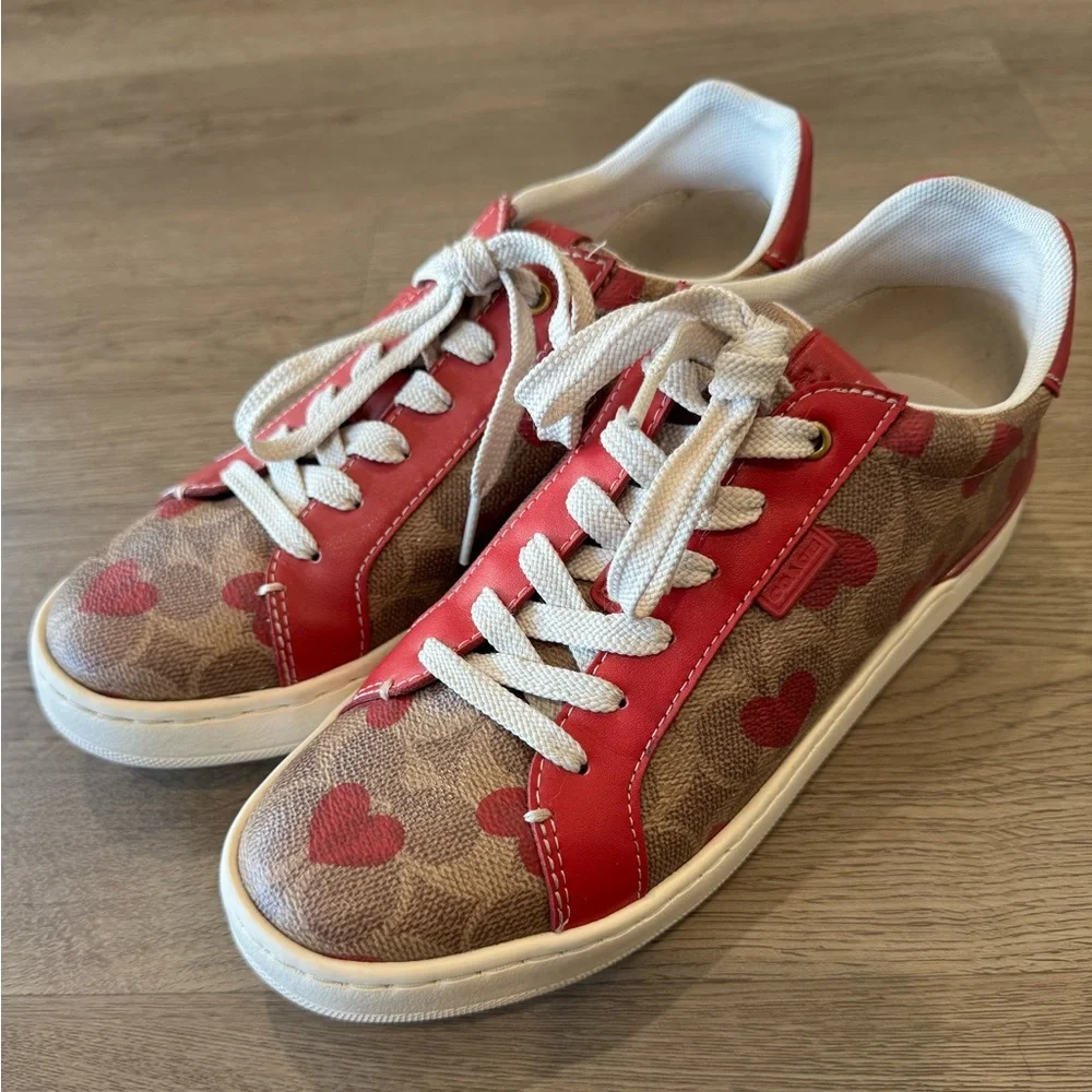 ‼️SOLD‼️Coach Lowline Low Top Sneakers In Signature Canvas With Res Heart Print - Picture 2 of 15
